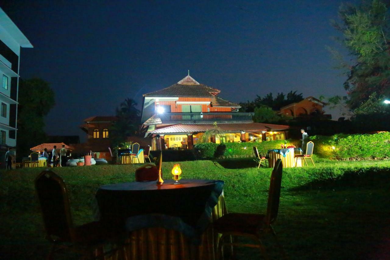 The River Retreat Heritage Ayurvedic Resort Shoranur Dış mekan fotoğraf